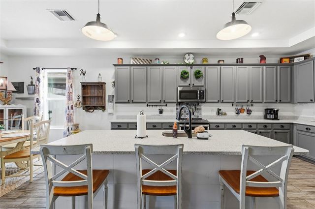 895 OLD WINDSOR WAY, Spring Hill, FL 34609