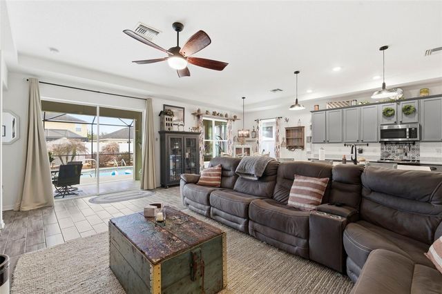 895 OLD WINDSOR WAY, Spring Hill, FL 34609