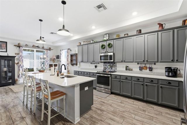 895 OLD WINDSOR WAY, Spring Hill, FL 34609