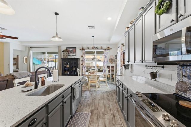 895 OLD WINDSOR WAY, Spring Hill, FL 34609