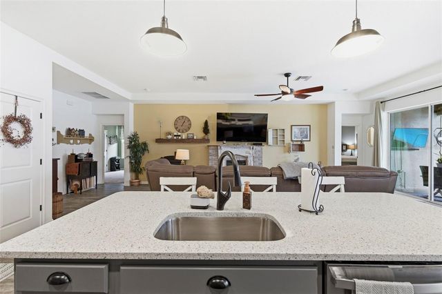 895 OLD WINDSOR WAY, Spring Hill, FL 34609