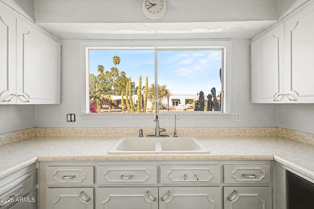 7729 E RANCHO VISTA Drive, Scottsdale, AZ 85251