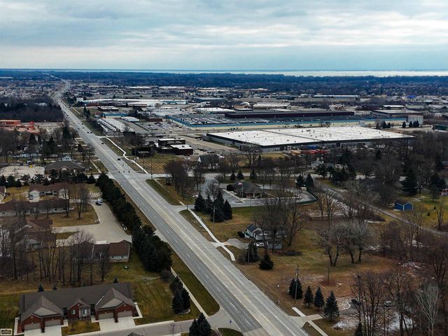25300 23 mile Road, Chesterfield Twp, MI 48051