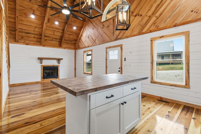 223 Pumpkin Creek Circle, Jamestown, KY 42629