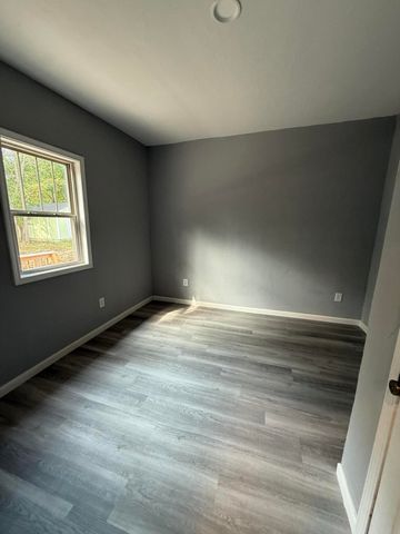 604 E Bertha Street, Humansville, MO 65674