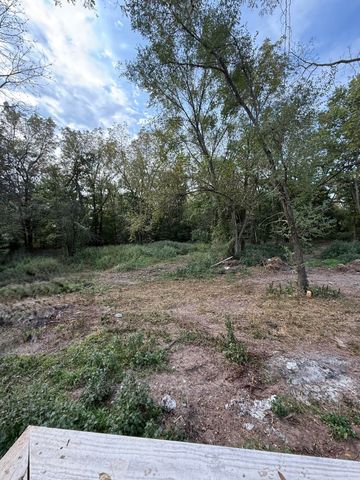 604 E Bertha Street, Humansville, MO 65674