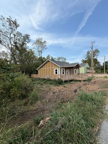 604 E Bertha Street, Humansville, MO 65674