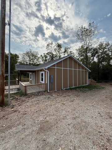 604 E Bertha Street, Humansville, MO 65674