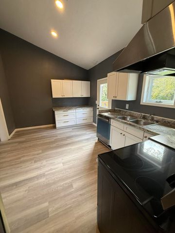 604 E Bertha Street, Humansville, MO 65674