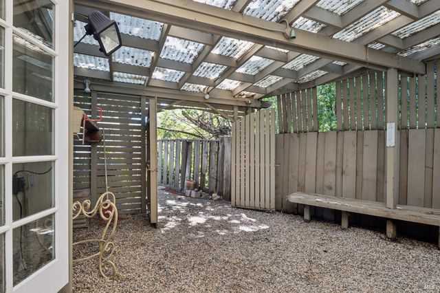 29 Andreas Cir, Novato, CA 94945