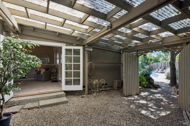 29 Andreas Cir, Novato, CA 94945