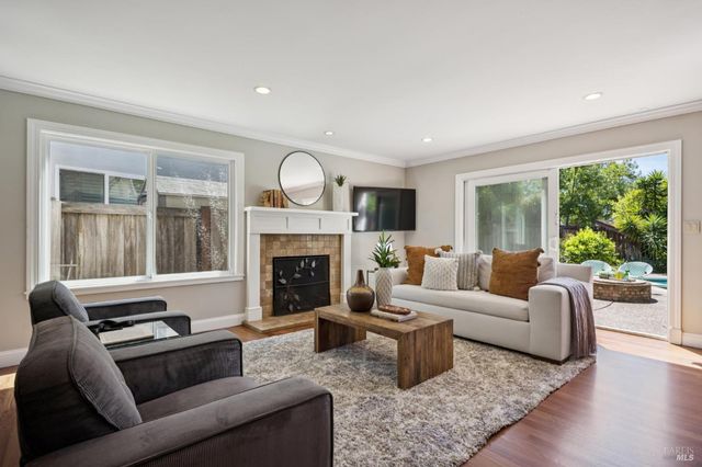 29 Andreas Cir, Novato, CA 94945