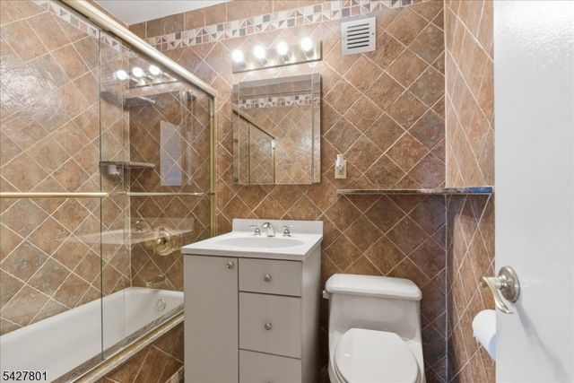 2 Horizon Road, Fort Lee Boro, NJ 07024