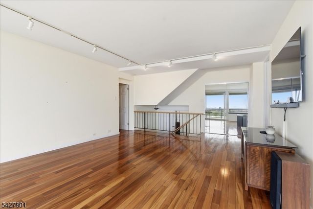 2 Horizon Road, Fort Lee Boro, NJ 07024