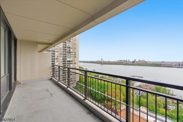 2 Horizon Road, Fort Lee Boro, NJ 07024