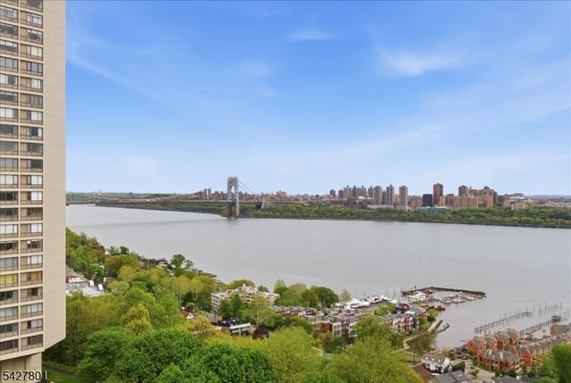 2 Horizon Road, Fort Lee Boro, NJ 07024
