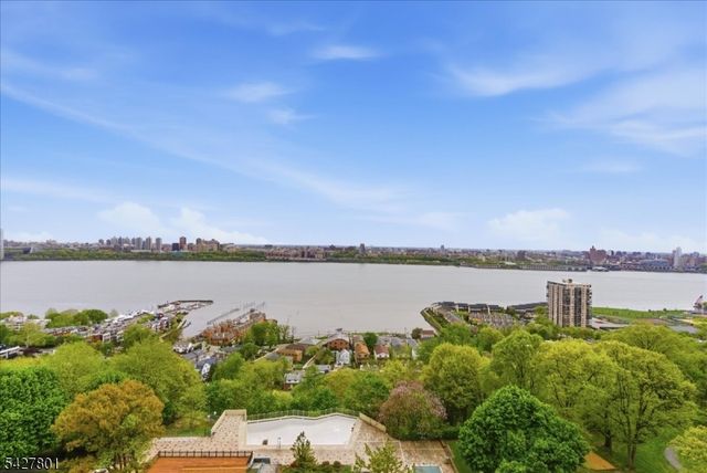 2 Horizon Road, Fort Lee Boro, NJ 07024