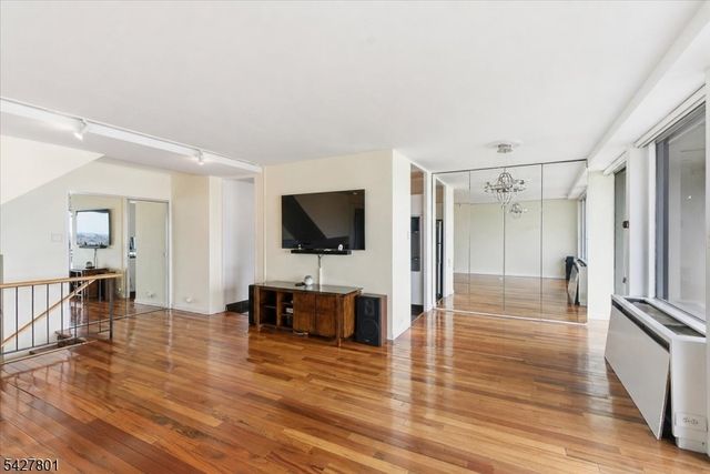 2 Horizon Road, Fort Lee Boro, NJ 07024