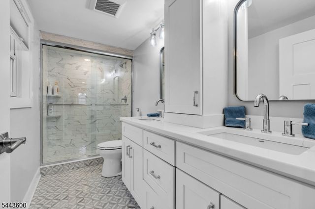 109 Castle Rock Rd, Jefferson Twp., NJ 07849