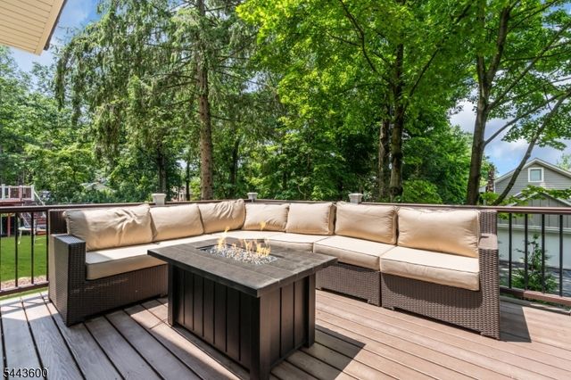 109 Castle Rock Rd, Jefferson Twp., NJ 07849