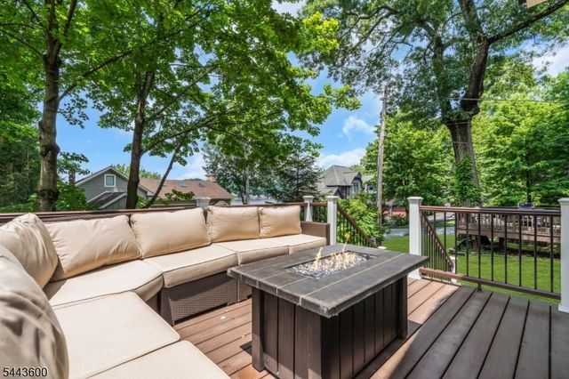 109 Castle Rock Rd, Jefferson Twp., NJ 07849