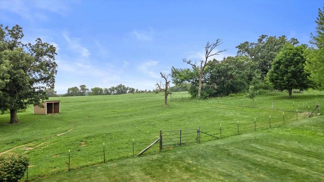 S43W38745 County Road D, Dousman, WI 53118