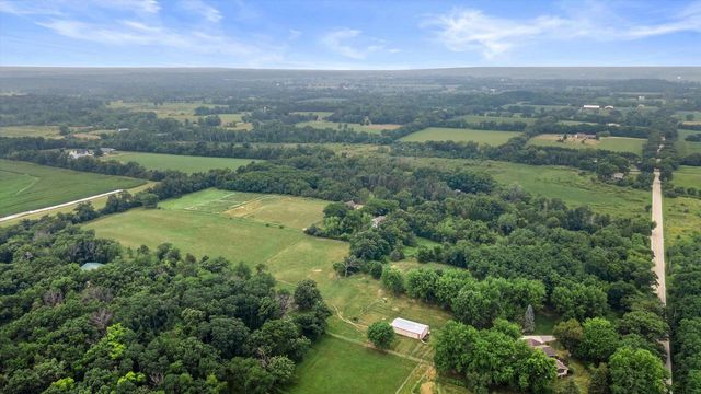 S43W38745 County Road D, Dousman, WI 53118
