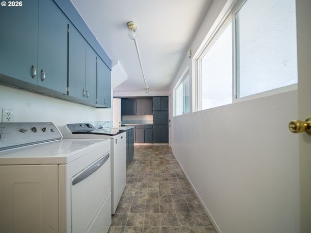 7020 Sw COUNTRY CLUB Dr, Corvallis, OR 97333