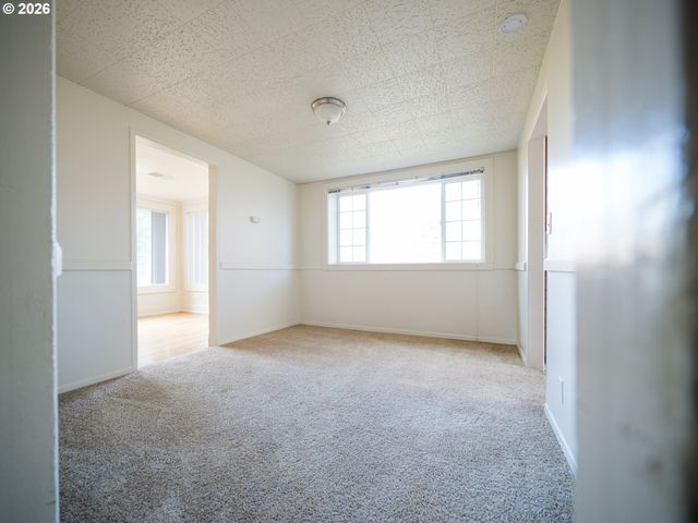 7020 Sw COUNTRY CLUB Dr, Corvallis, OR 97333