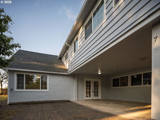 7020 Sw COUNTRY CLUB Dr, Corvallis, OR 97333
