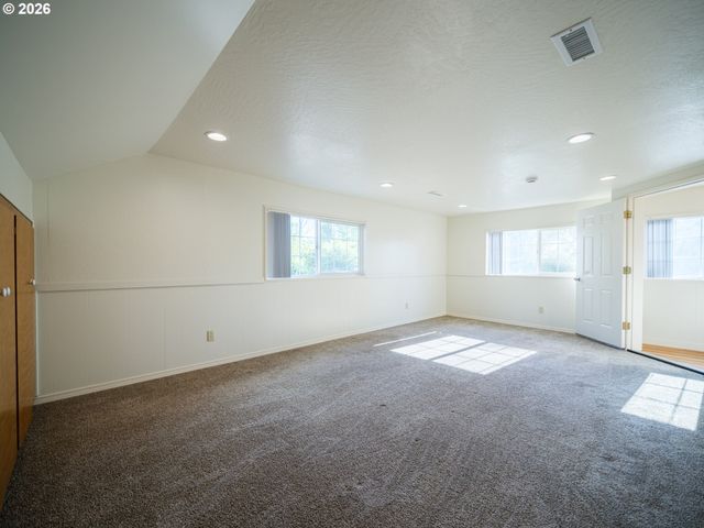 7020 Sw COUNTRY CLUB Dr, Corvallis, OR 97333