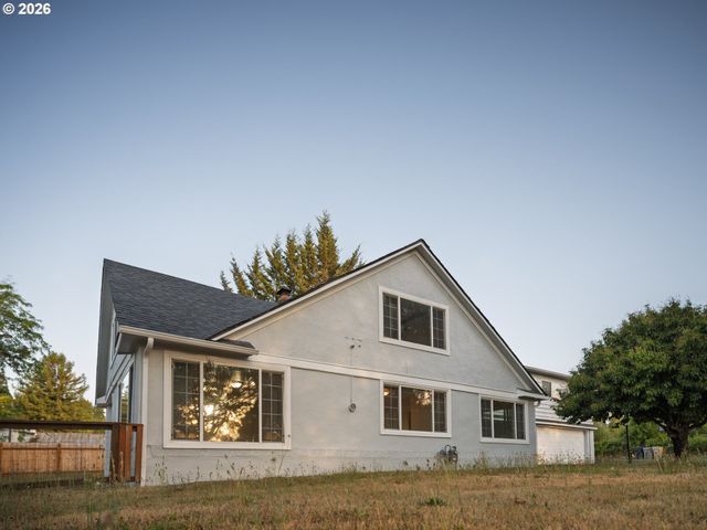 7020 Sw COUNTRY CLUB Dr, Corvallis, OR 97333