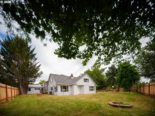 7020 Sw COUNTRY CLUB Dr, Corvallis, OR 97333