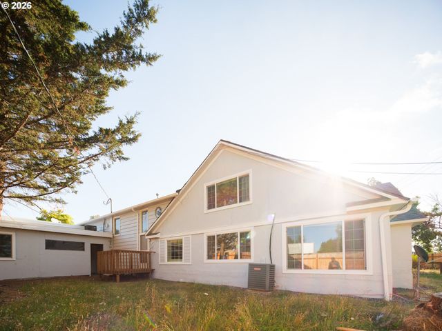 7020 Sw COUNTRY CLUB Dr, Corvallis, OR 97333