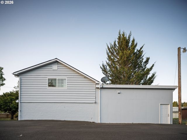 7020 Sw COUNTRY CLUB Dr, Corvallis, OR 97333