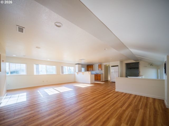 7020 Sw COUNTRY CLUB Dr, Corvallis, OR 97333