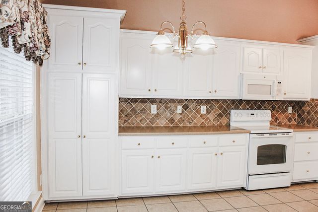 401 Myrtle Court, Loganville, GA 30052