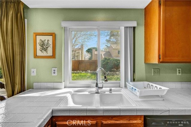 37230 45th St E, Palmdale, CA 93552