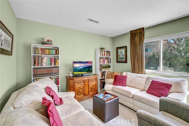 37230 45th St E, Palmdale, CA 93552