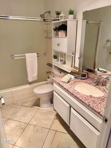 1340 E Hillcrest Drive 10, Thousand Oaks, CA 91362