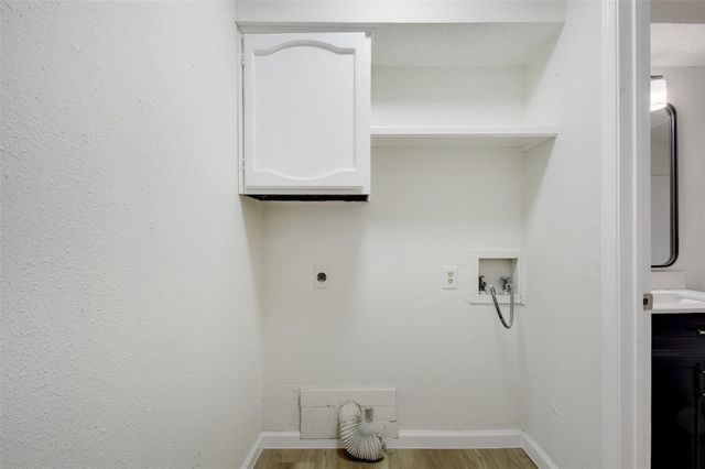 6803 Woodhue DR A, Austin, TX 78745