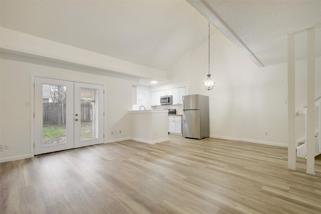 6803 Woodhue DR A, Austin, TX 78745