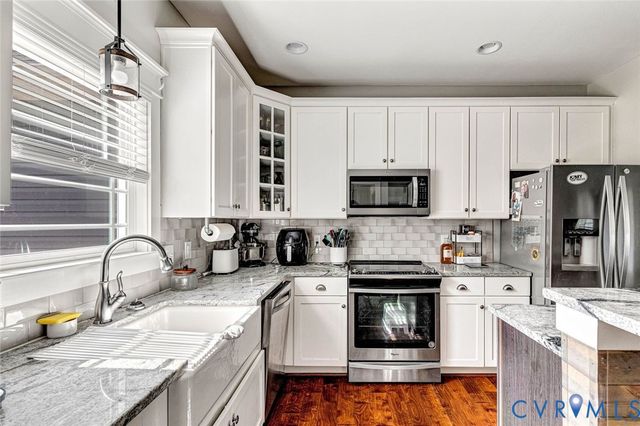 8365 Drakes Landing Ct, Mechanicsville, VA 23111