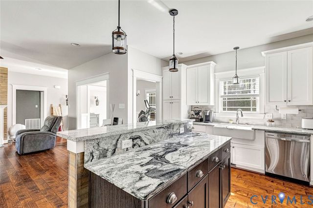 8365 Drakes Landing Ct, Mechanicsville, VA 23111