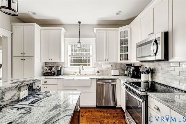 8365 Drakes Landing Ct, Mechanicsville, VA 23111
