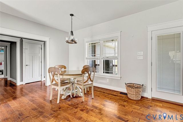 8365 Drakes Landing Ct, Mechanicsville, VA 23111