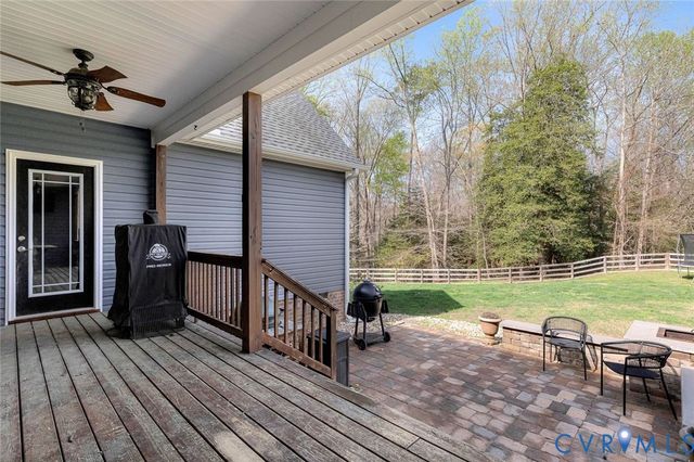 8365 Drakes Landing Ct, Mechanicsville, VA 23111