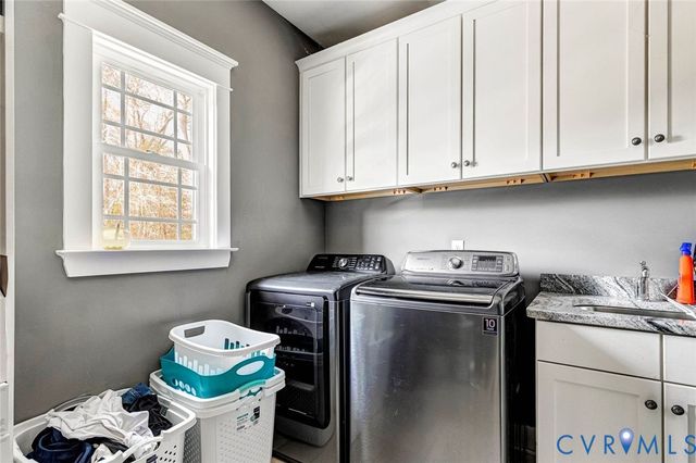 8365 Drakes Landing Ct, Mechanicsville, VA 23111
