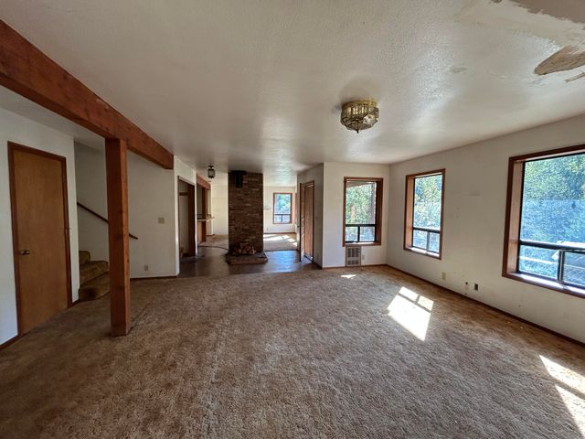 30 Bear Canyon Road, Weaverville, CA 96093