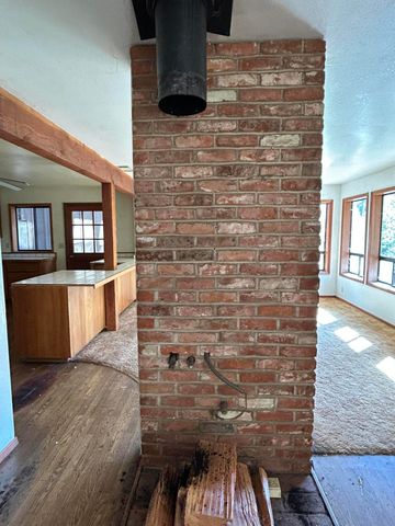 30 Bear Canyon Road, Weaverville, CA 96093